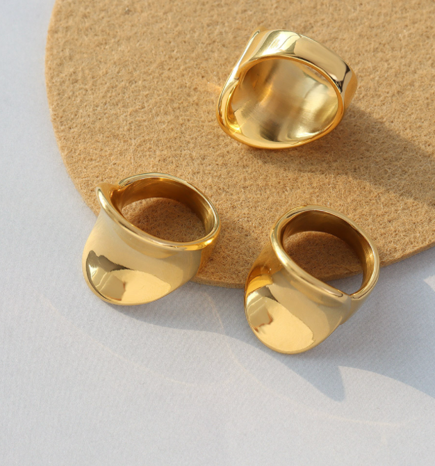 ARIA STATEMENT RING
